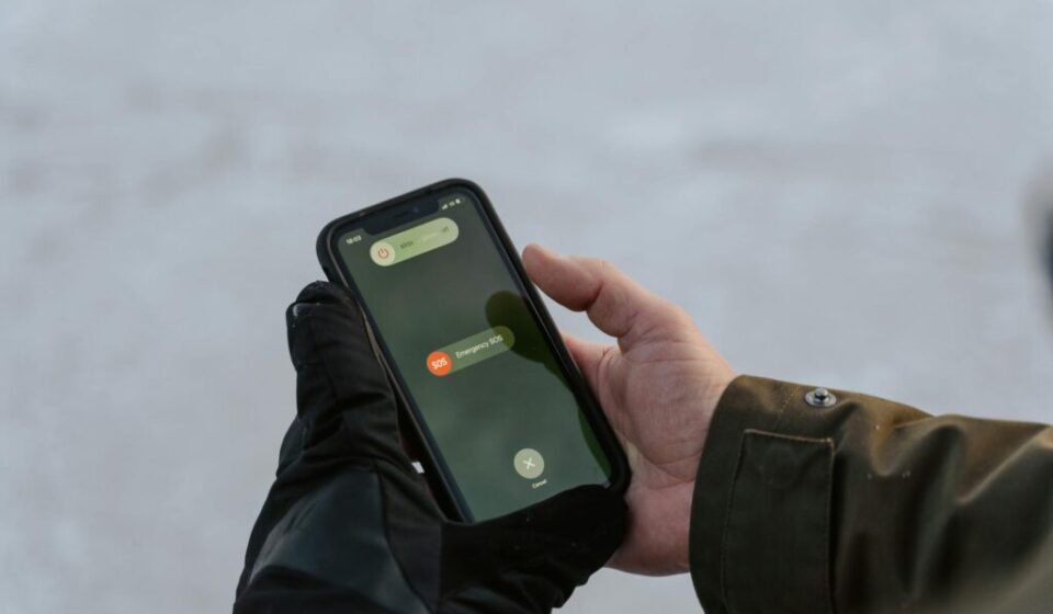 Korea emergency alert text response foreigner guide smartphone