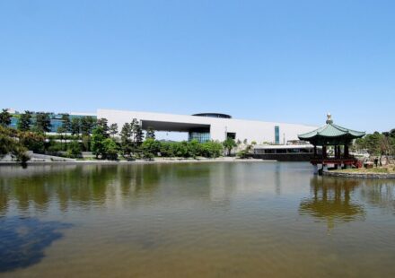 Korea history museum tour: National Museum of Korea exterior view (featured image)