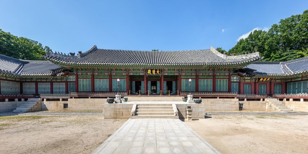 Korea UNESCO travel destinations No.1 Changdeokgung Palace Daejojeon hall, Seoul (Photo: Basile Morin / Wikimedia Commons CC BY-SA 4.0)