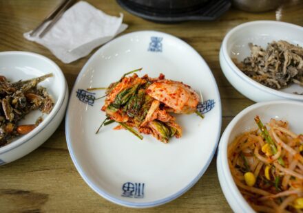 Korean restaurant etiquette — banchan side dishes and shared dining table