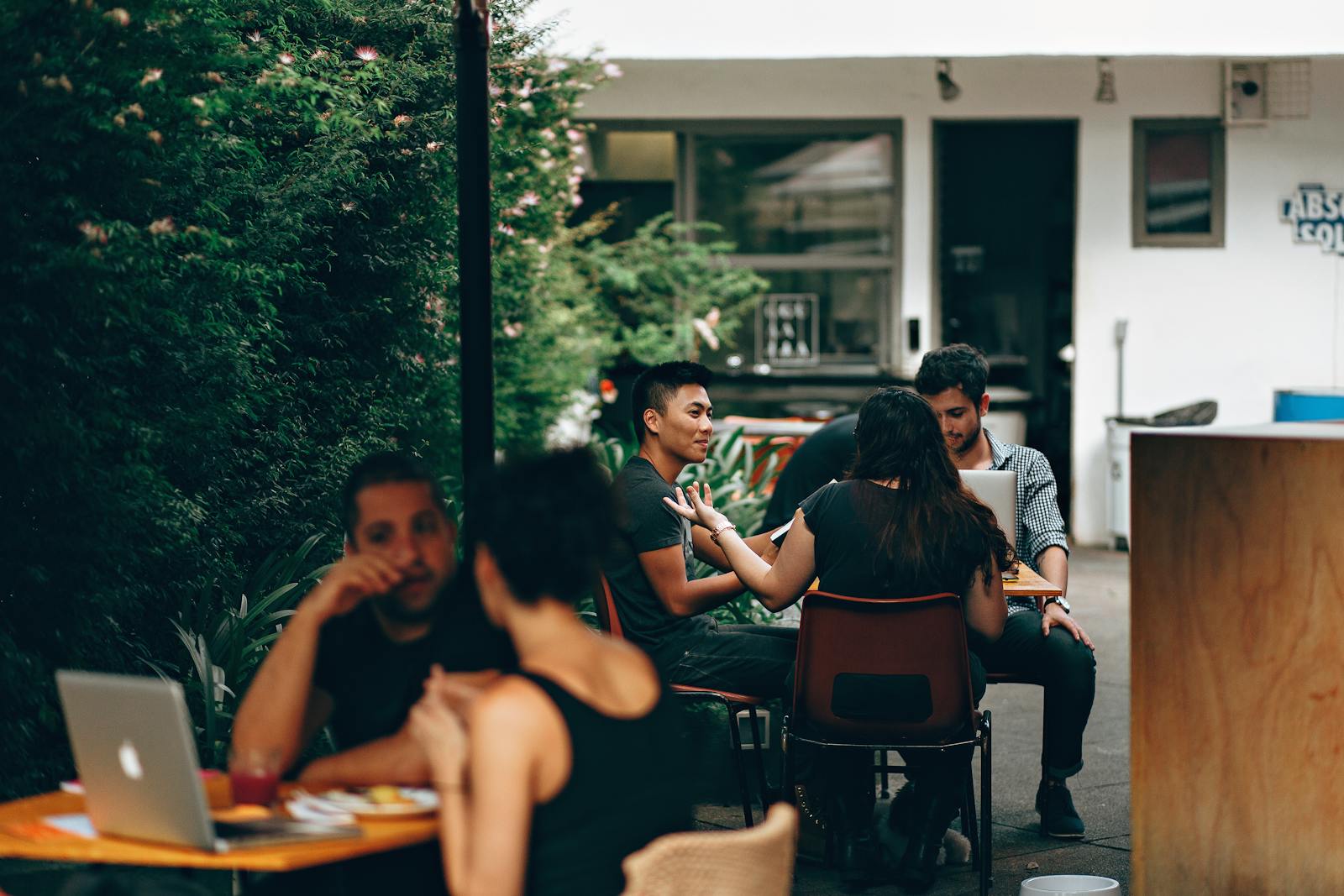 how to make Korean friends as a foreigner — group meetup