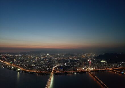 Seoul Night View Best Time — Han River blue hour Seoul night skyline