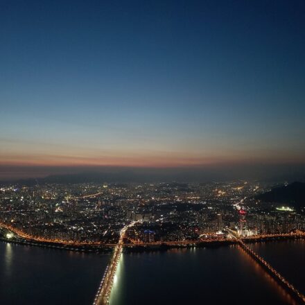 Seoul Night View Best Time — Han River blue hour Seoul night skyline