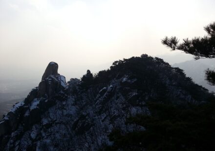 Seoul subway valley summer hiking spots guide