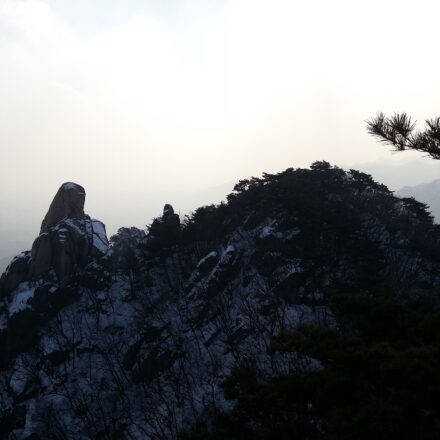 Seoul subway valley summer hiking spots guide