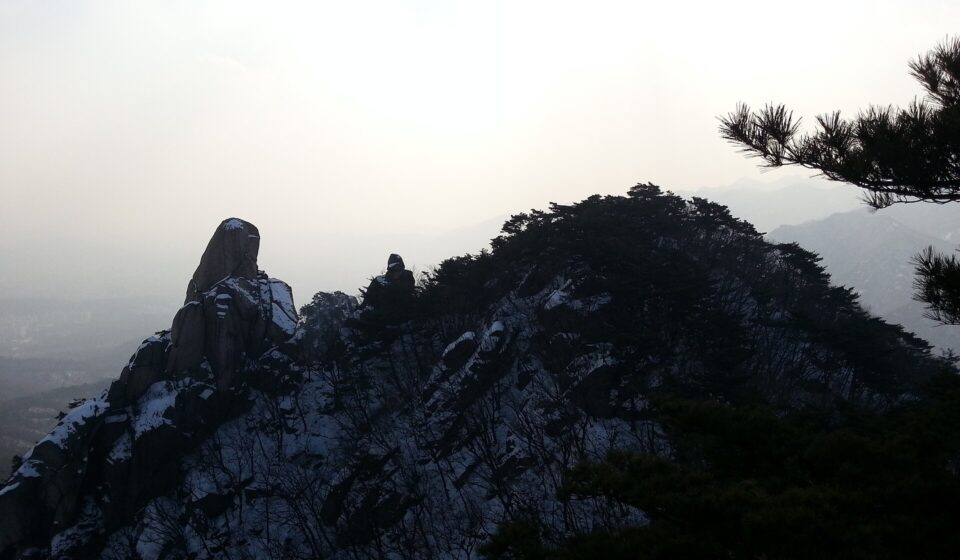 Seoul subway valley summer hiking spots guide