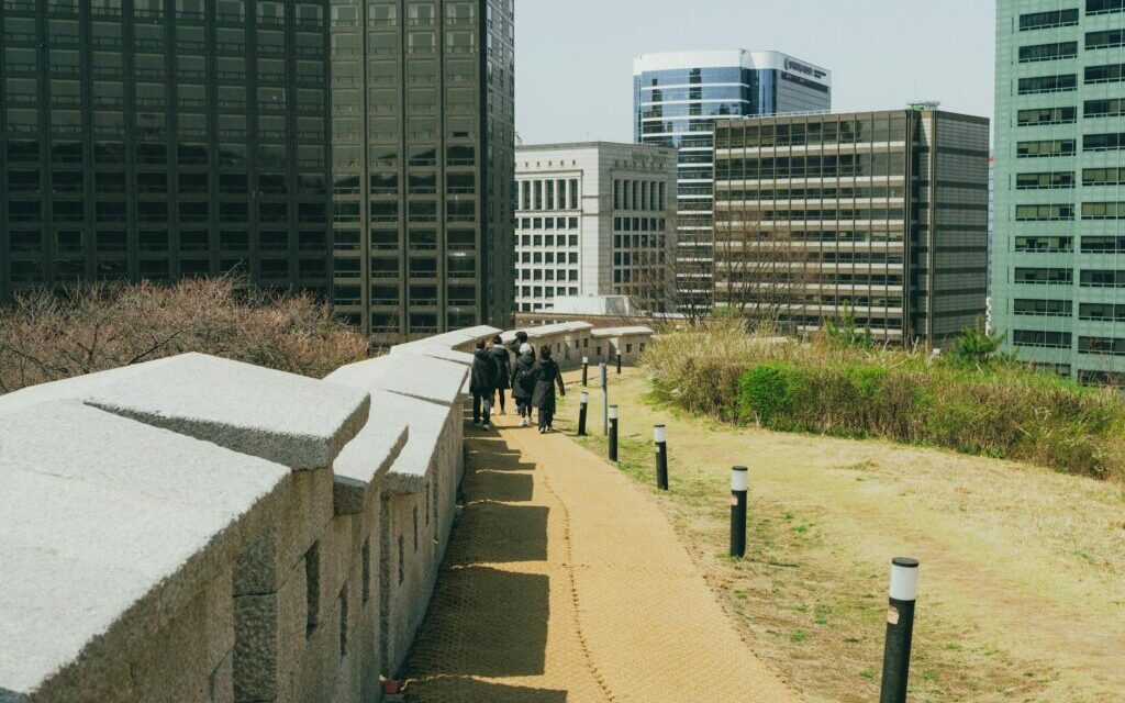 Cheonggyecheon night walk course featured — Seoul downtown night view