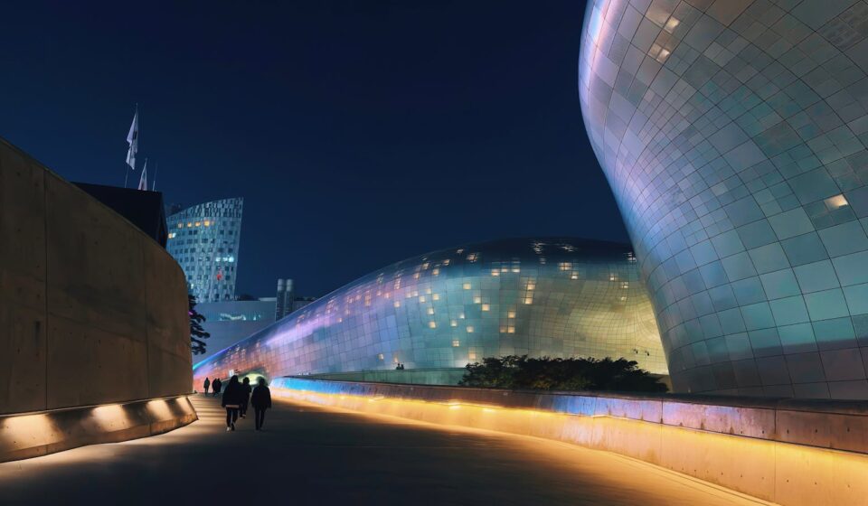 DDP night photography — Dongdaemun Design Plaza media facade at night