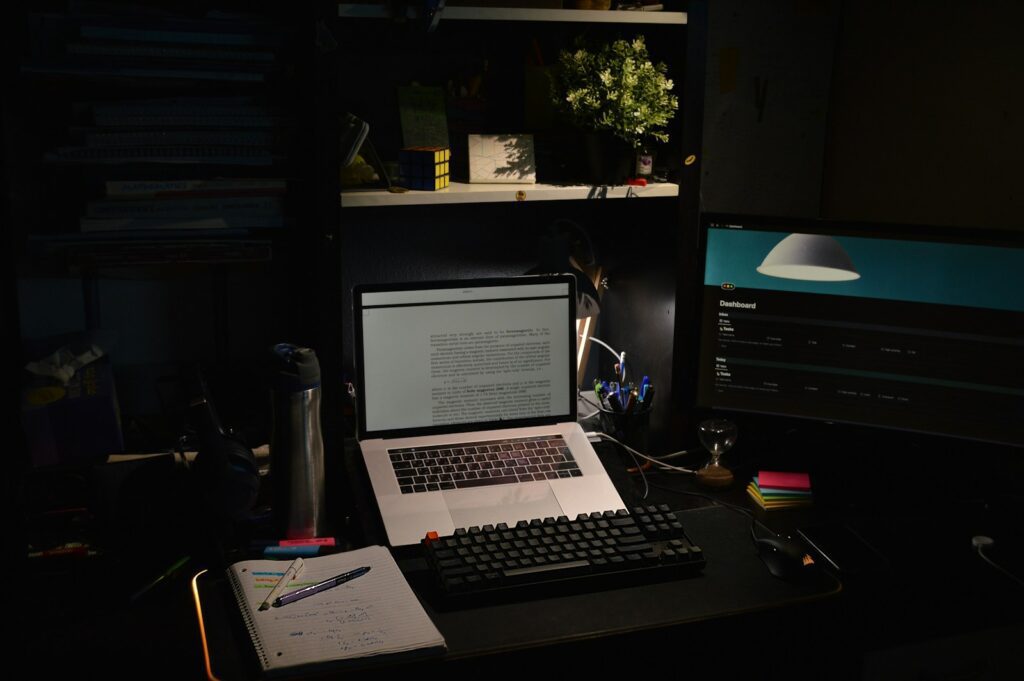 Korea student housing — study desk in shared apartment