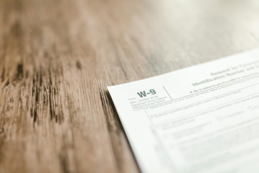 Foreigner income tax filing Korea — tax form paperwork