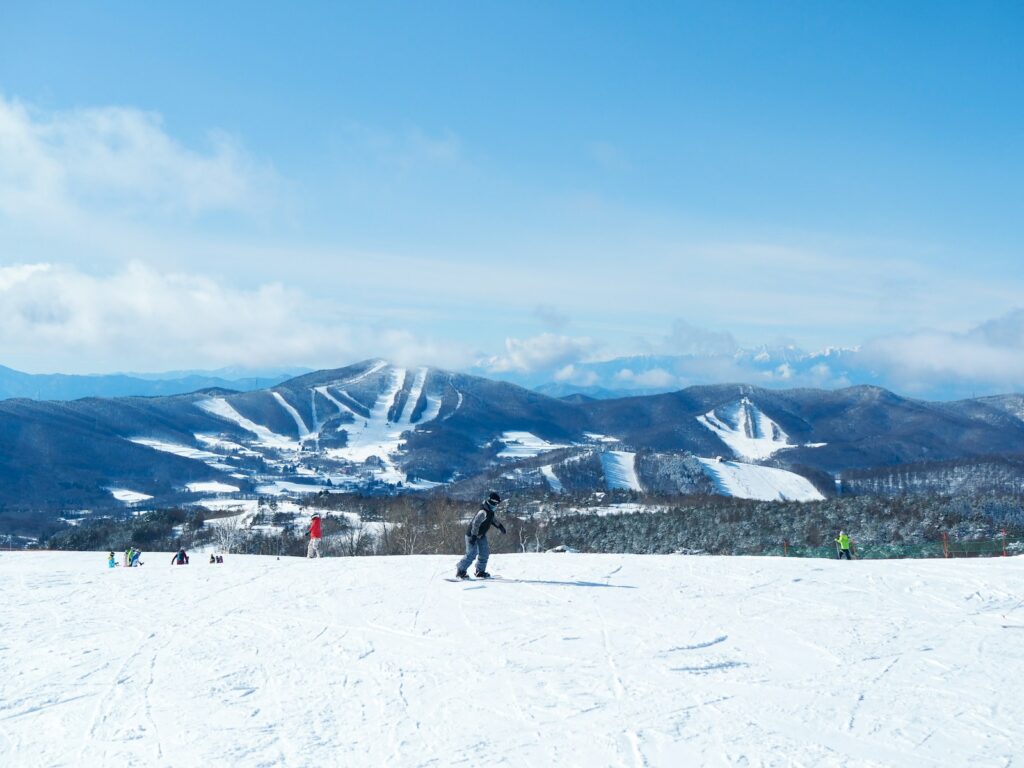 Gangwon Leisure Sports Guide: Ski, Surf, Rafting & Trekking All Year featured image