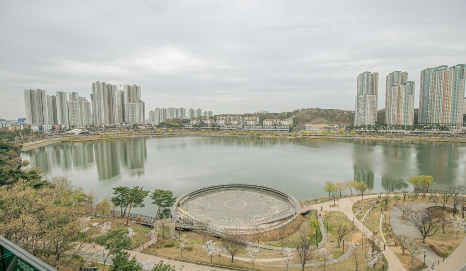 Goyang Ilsan Lake Park — full lake aerial view across seasons