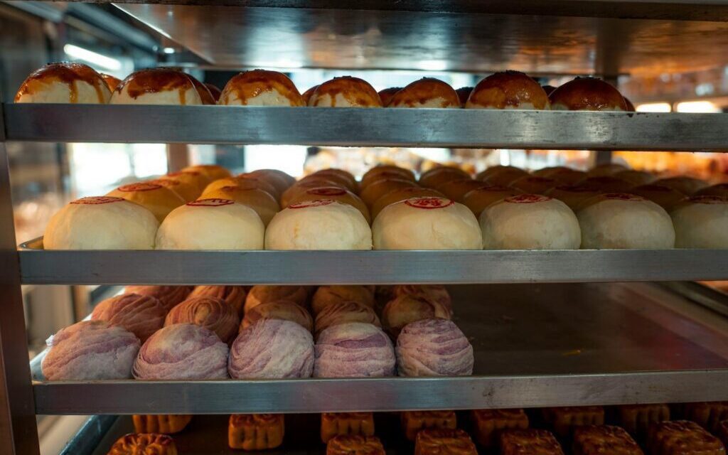 Gunsan Lee Sung-dang bakery tour bread display