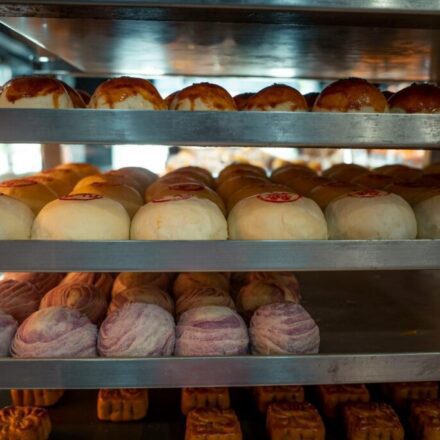 Gunsan Lee Sung-dang bakery tour bread display