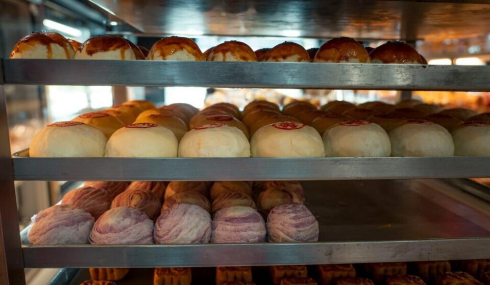 Gunsan Lee Sung-dang bakery tour bread display