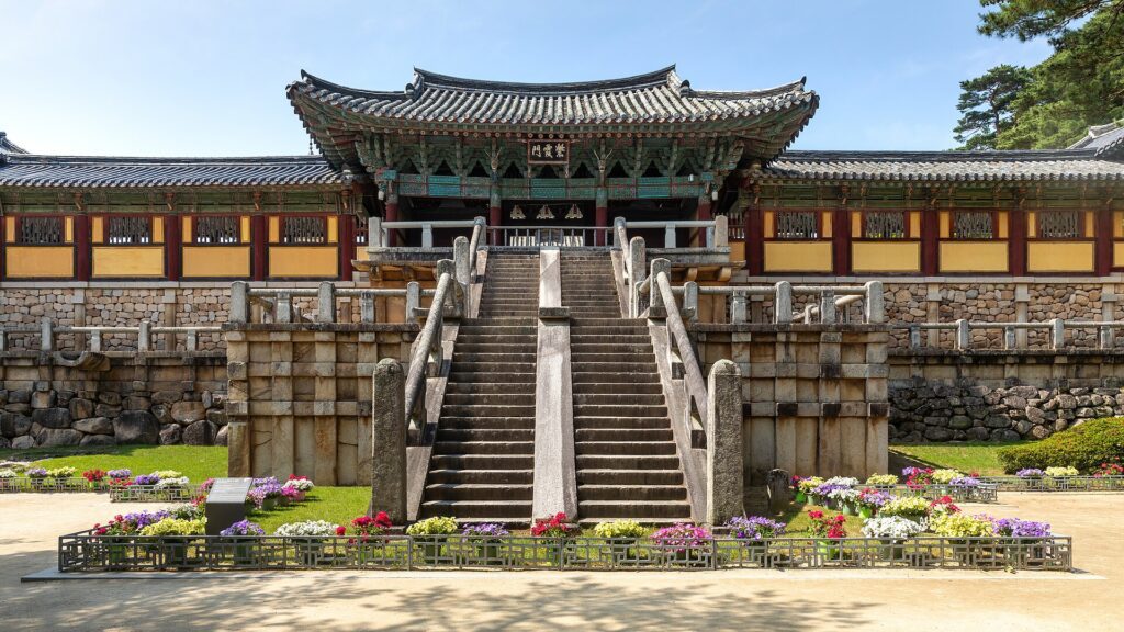 Gyeongju 1 Night 2 Days Bulguksa Course: Seokguram, Daereungwon, Hwangnidan-gil featured image