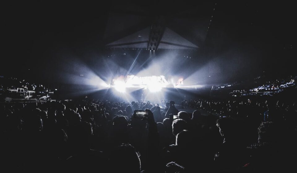 Hallyu concert K-pop venue audience with light sticks