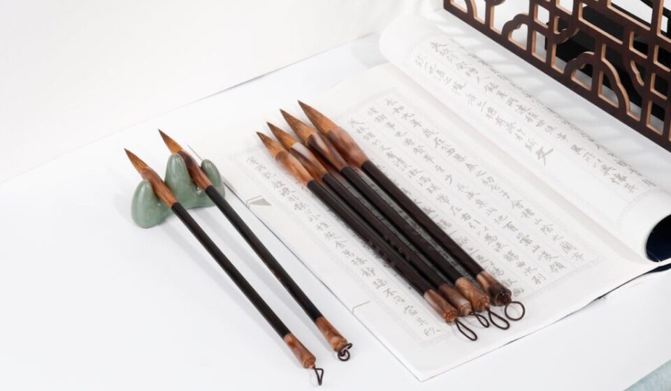 Hangul calligraphy class in Seoul — Korean traditional brush writing class featured image