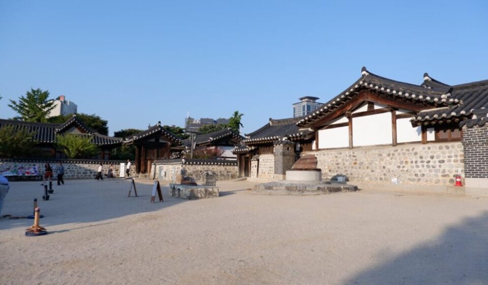 Hanok guesthouse courtyard and tiled roof traditional architecture view