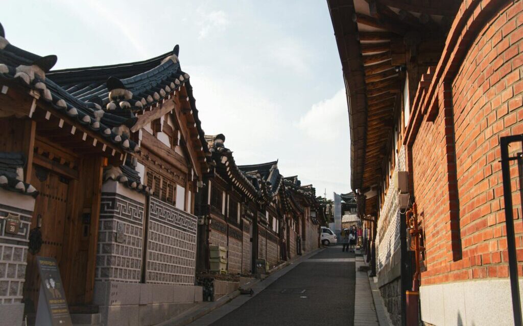 Jeonju bibimbap makgeolli food tour course starting point — Hanok Village rooftops in Jeonju