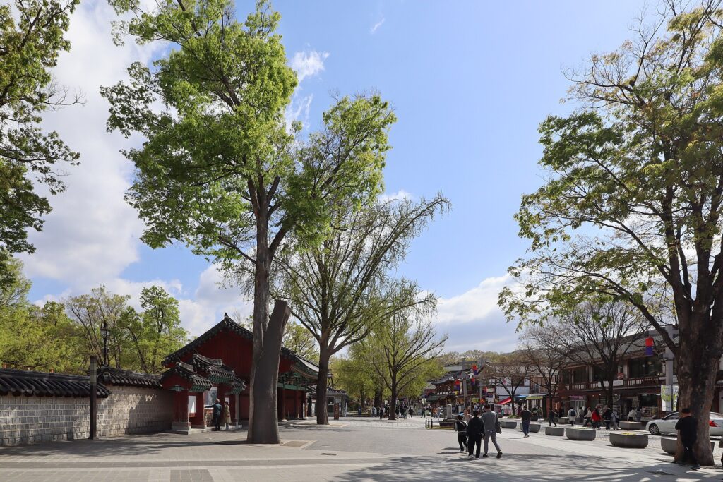 Jeonju Gyeonggijeon Hyanggyo Walk: Quiet Korean Heritage Course featured image