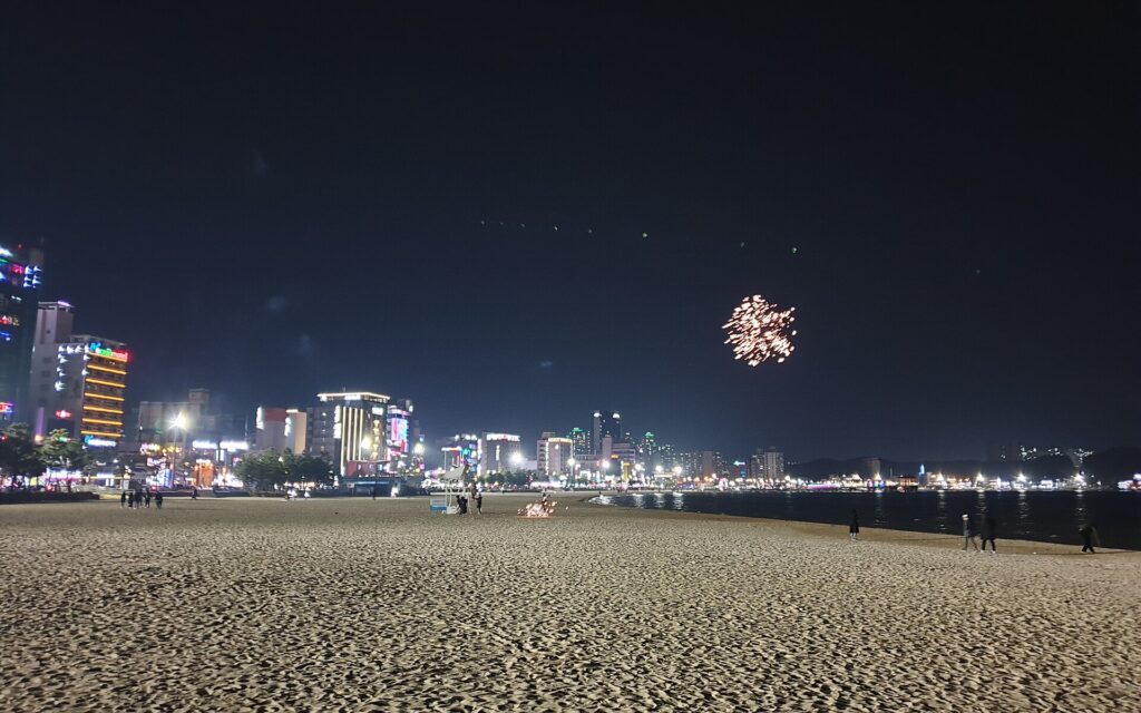 Pohang Yeongildae night walk — Yeongildae Beach evening view
