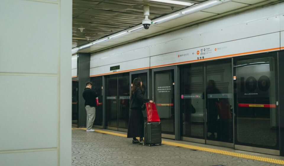 How to use a T-money card — Seoul subway entrance for foreign travelers