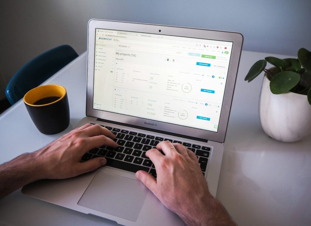 Korean workplace communication — business email writing