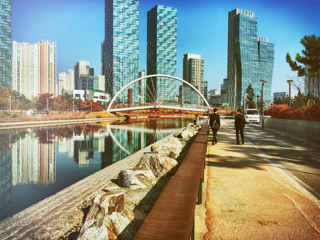 Yeoju Premium Outlet shopping — Namhangang riverside walk