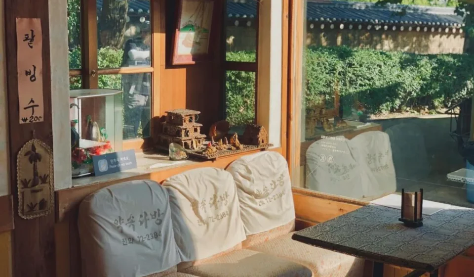 Traditional hanok cafe interior on a Jeonju cafe alley route