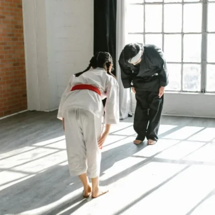 Korean Bowing Etiquette featured image