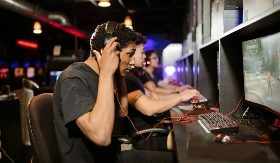 Korean room culture guide — gaming stations inside a PC bang