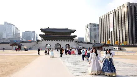 WeBring visual for Hanbok Palace Photo Travel: Best 1-2 Day Course in Seoul and Suwon